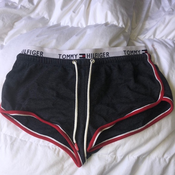 Tommy Hilfiger shorts - Picture 1 of 5